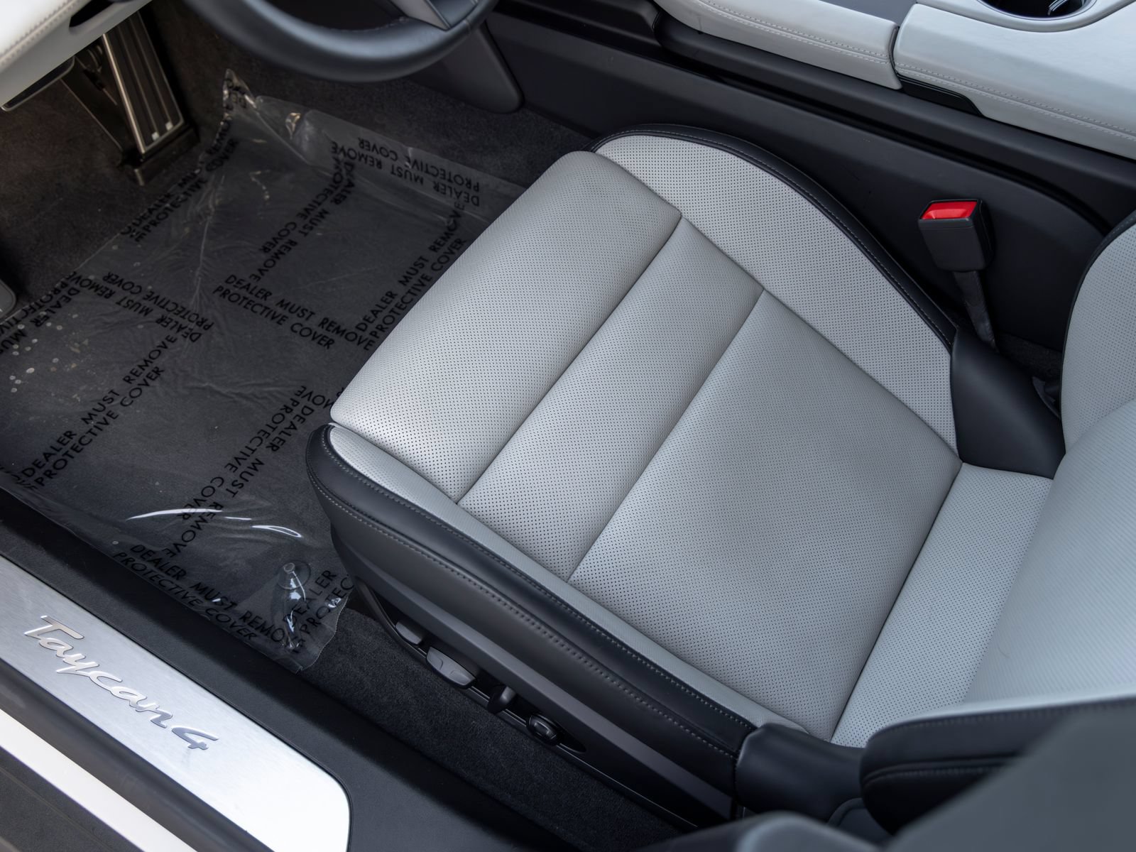 Certified 2025 Porsche Taycan AWD/4WD image 25