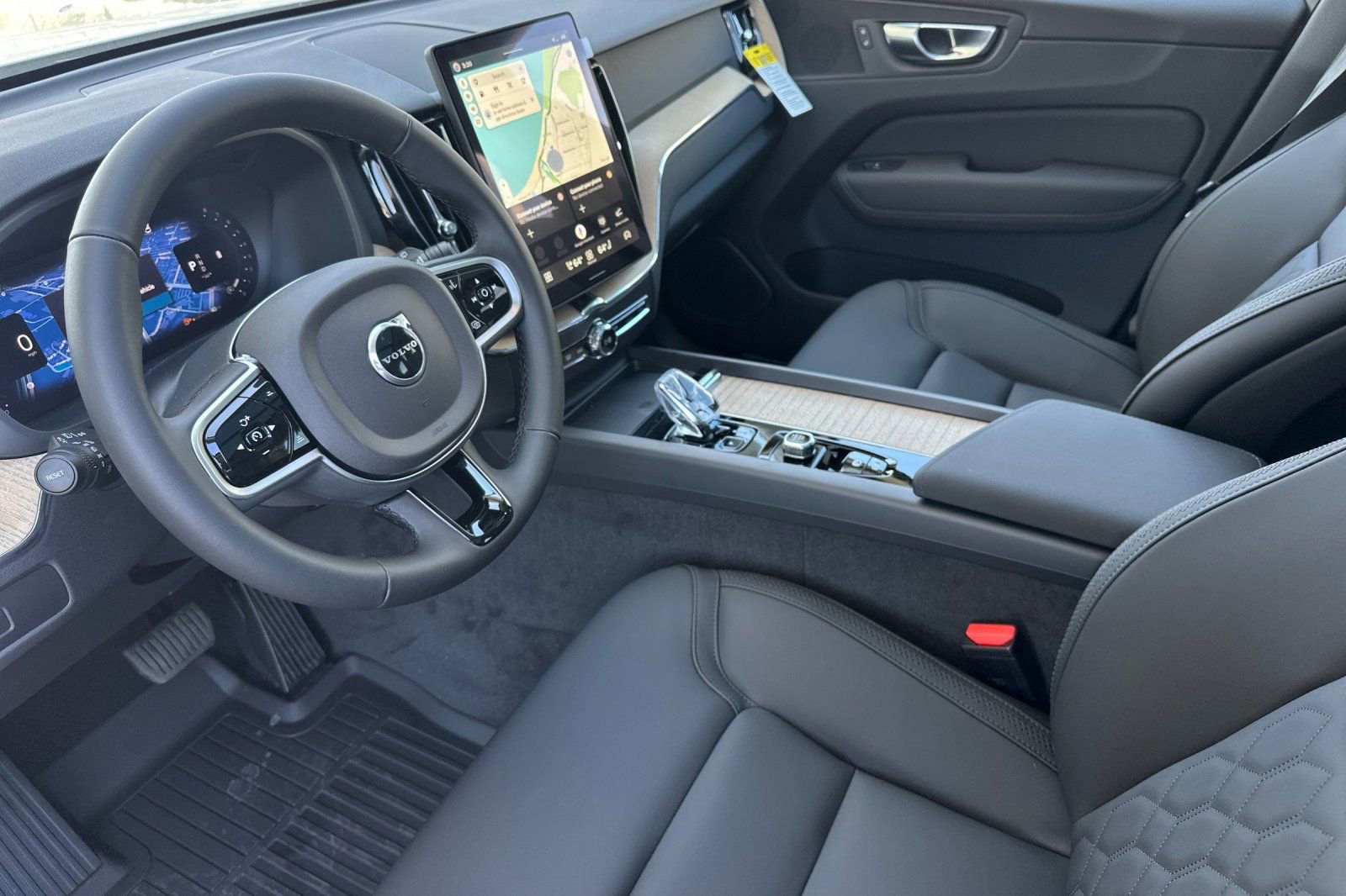New 2026 Volvo XC60 B5 Plus w/ Climate Package AWD/4WD image 10