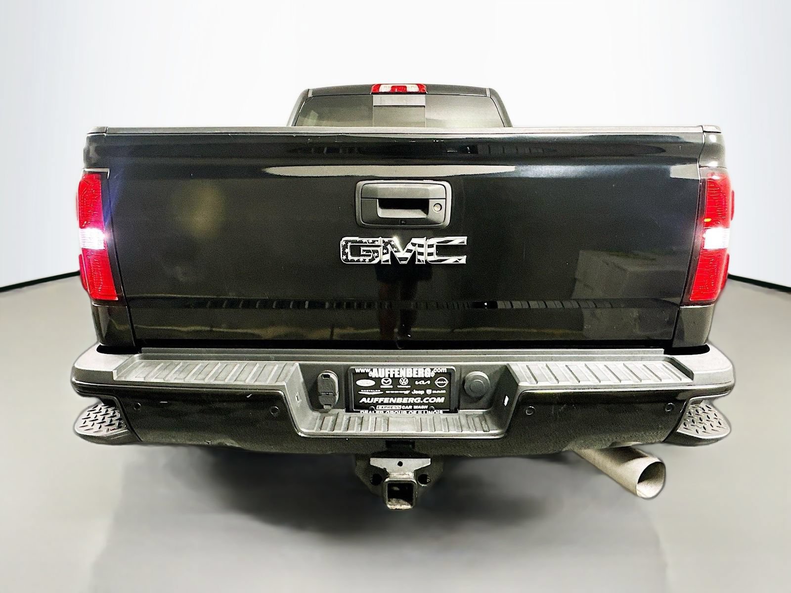 Used 2019 GMC Sierra 2500 Denali w/ Duramax Plus Package AWD/4WD image 6