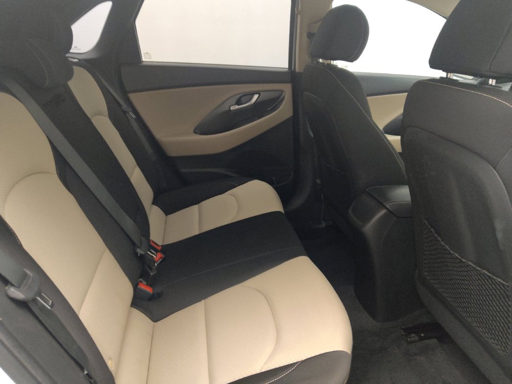 Used 2018 Hyundai Elantra GT FWD image 19