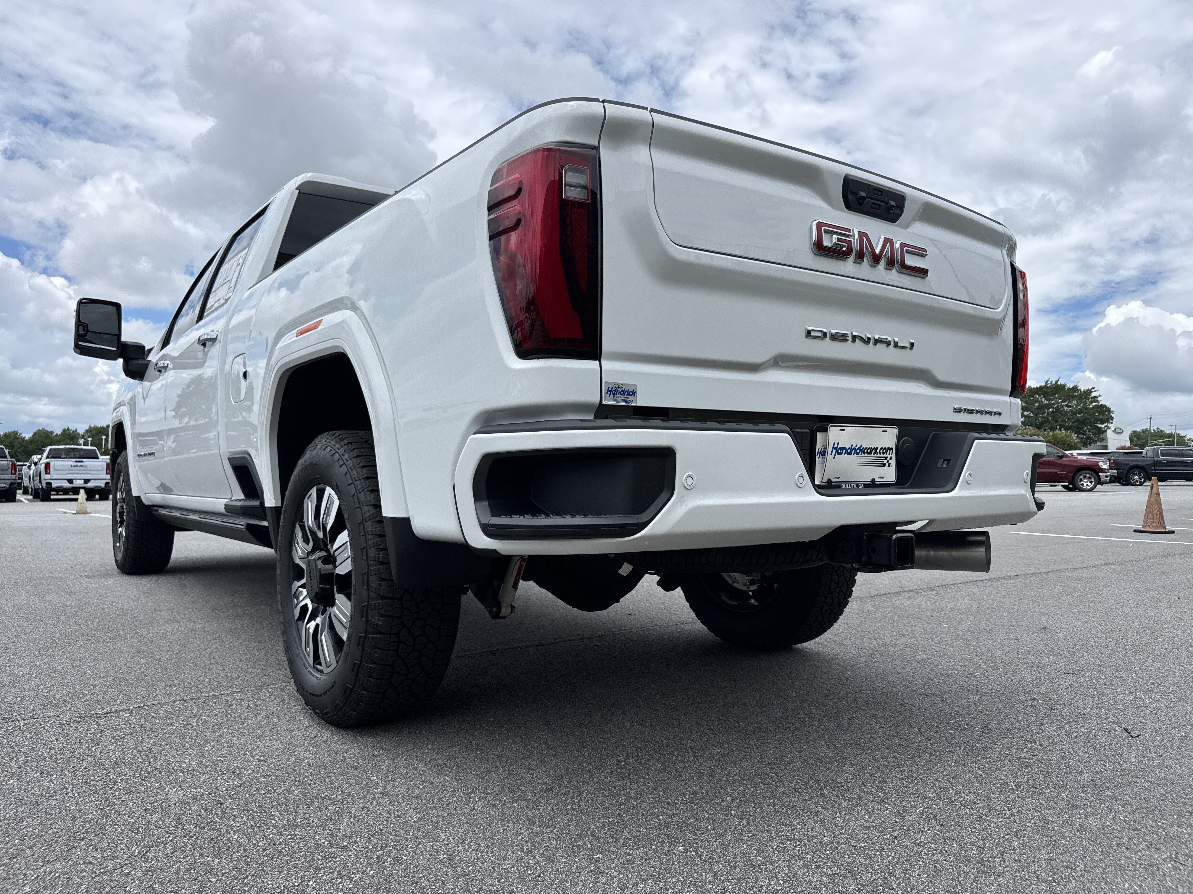 New 2026 GMC Sierra 2500 Denali w/ Denali Reserve Package AWD/4WD image 9