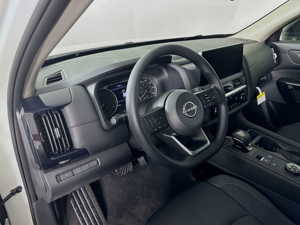 New 2026 Nissan Pathfinder S image 13