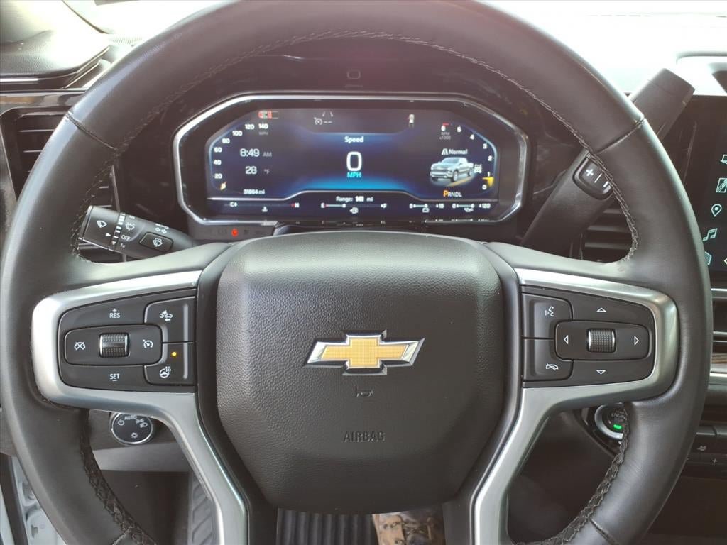 Used 2025 Chevrolet Silverado 1500 LT AWD/4WD image 17