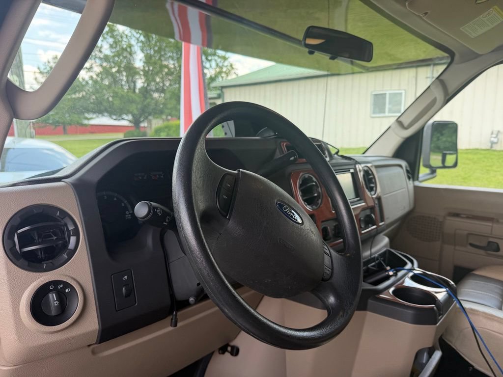 Used 2017 Ford E-450 and Econoline 450 Super Duty w/ Motorhome Prep Package RWD image 7