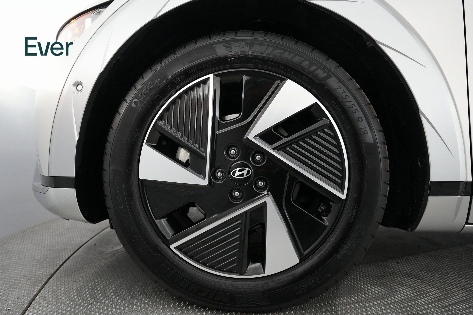 Used 2025 Hyundai Ioniq 5 Limited image 18