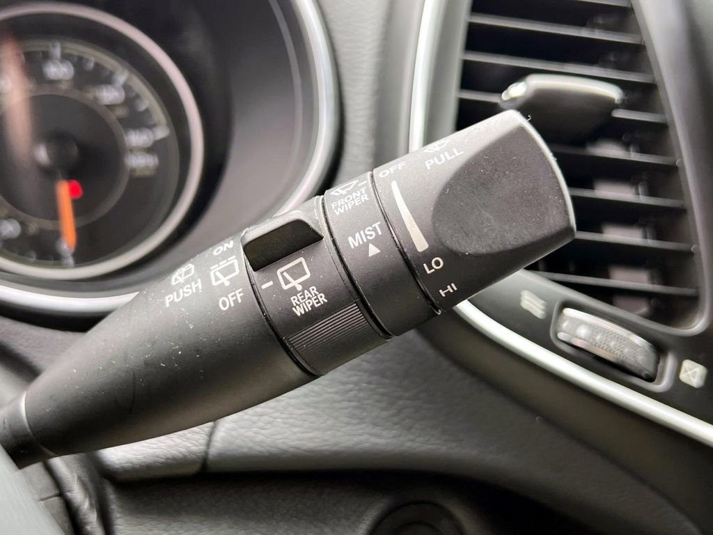 Used 2020 Jeep Cherokee Latitude Plus w/ Comfort/Convenience Group image 25