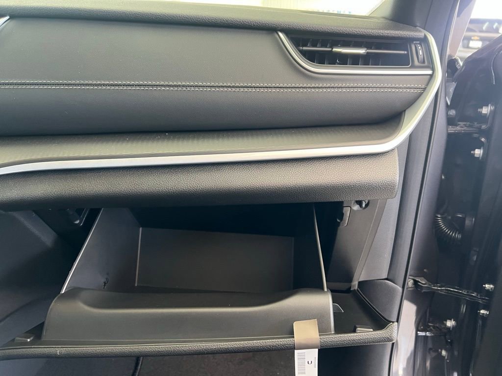 New 2025 Jeep Grand Cherokee L Laredo w/ Luxury Tech Group I image 29