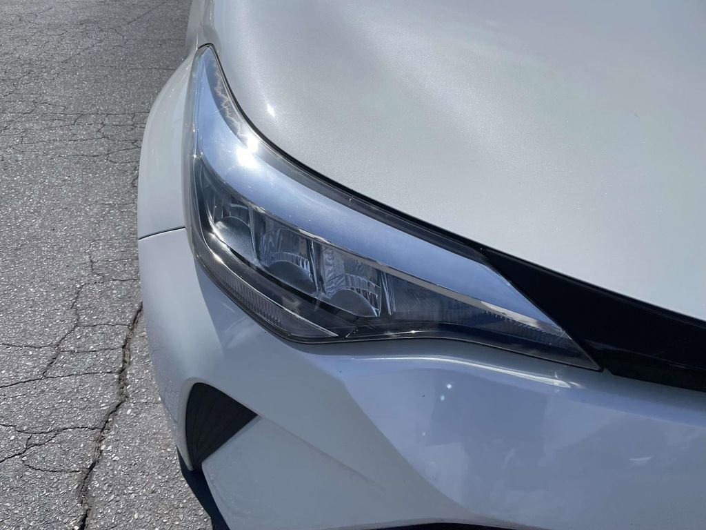 Used 2021 Toyota C-HR LE image 15