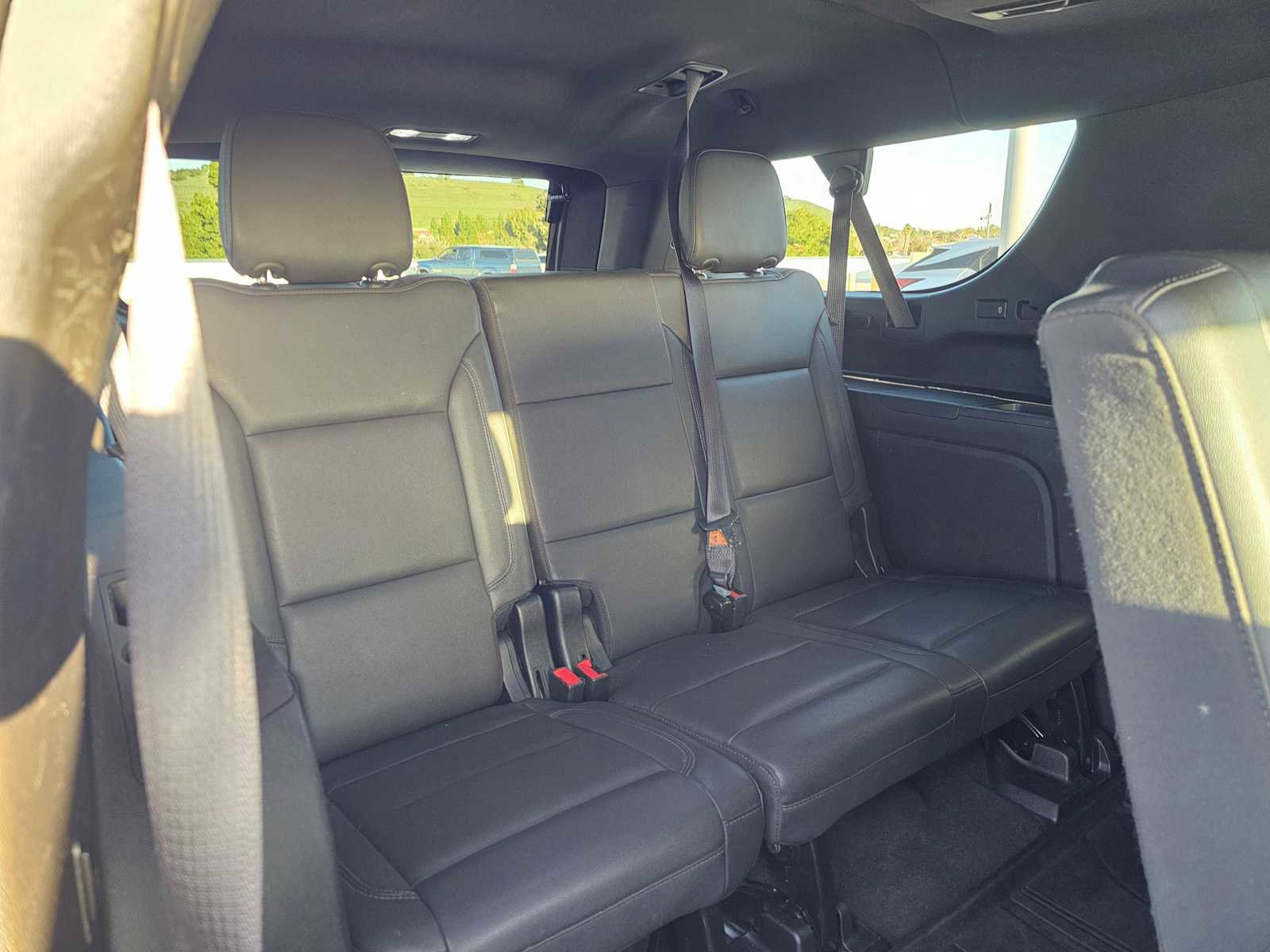 Used 2023 Chevrolet Suburban Z71 w/ Luxury Package image 13