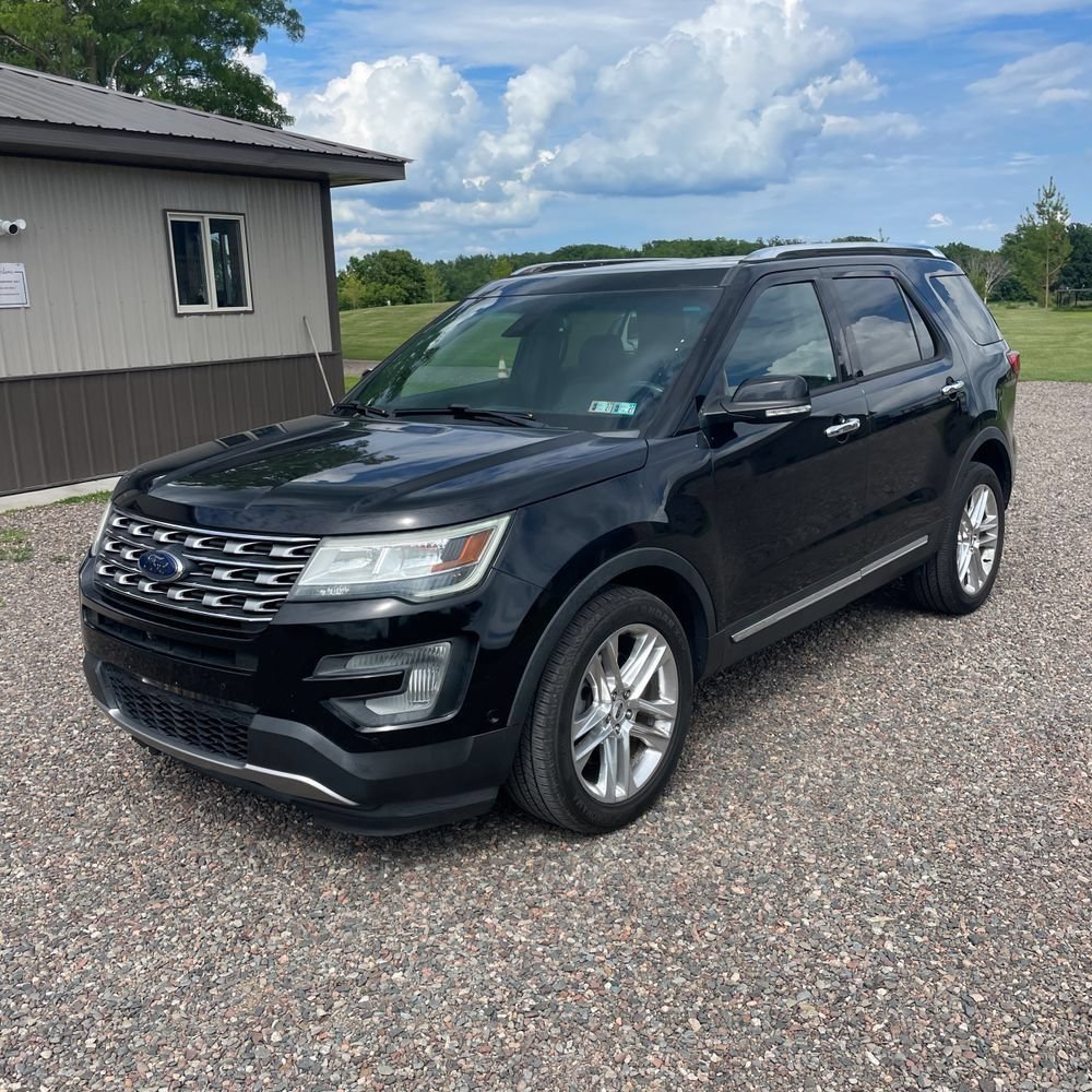 Used 2016 Ford Explorer Limited w/ Equipment Group 301A AWD/4WD image 2