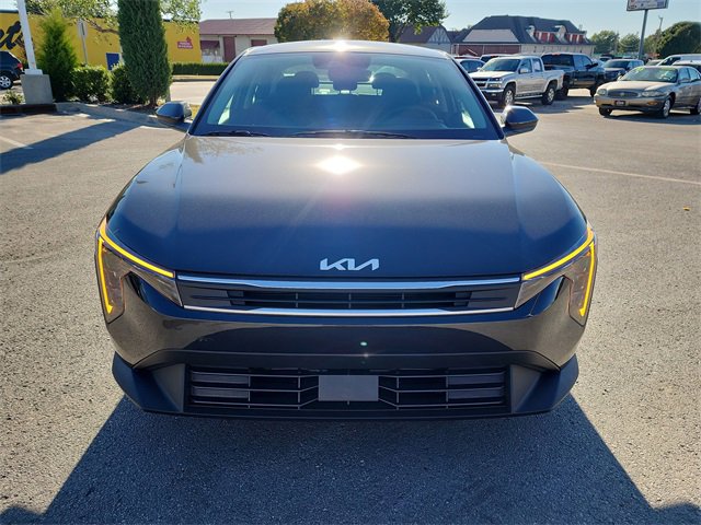 New 2025 Kia K4 LXS image 8