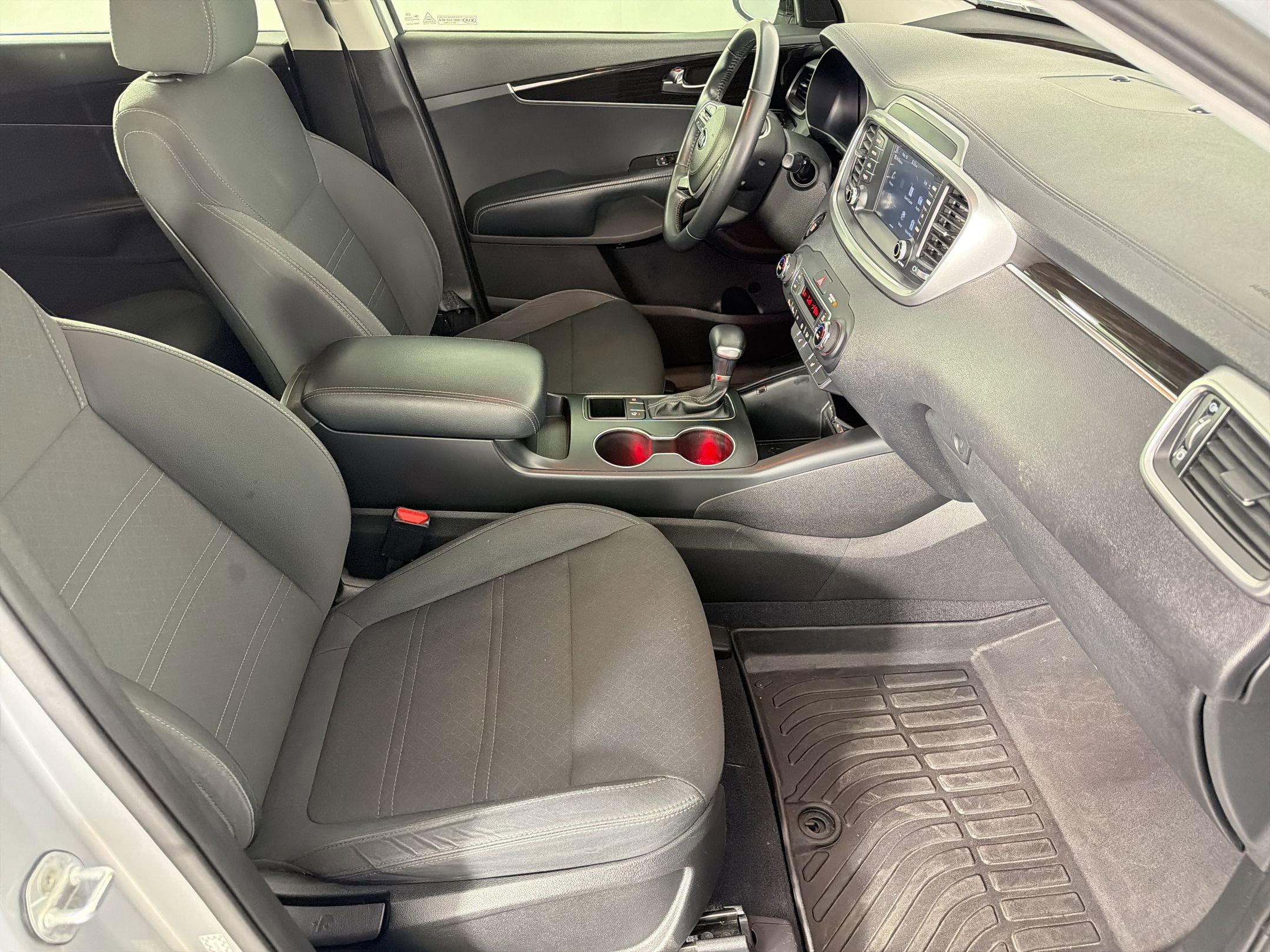 Used 2020 Kia Sorento S image 30