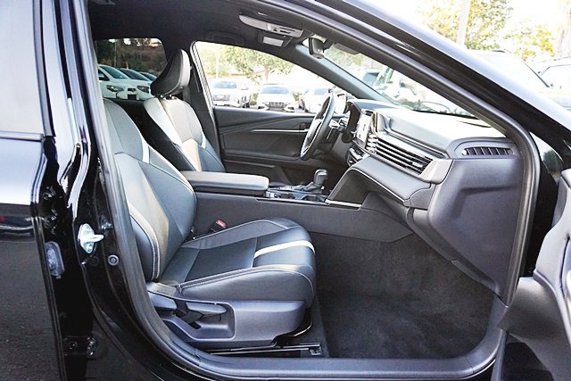 Used 2026 Toyota Camry SE w/ Convenience Package FWD image 18