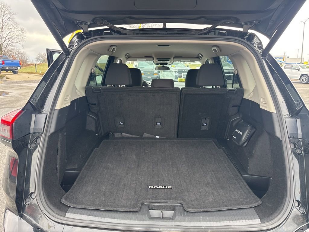 Used 2025 Nissan Rogue SV image 7