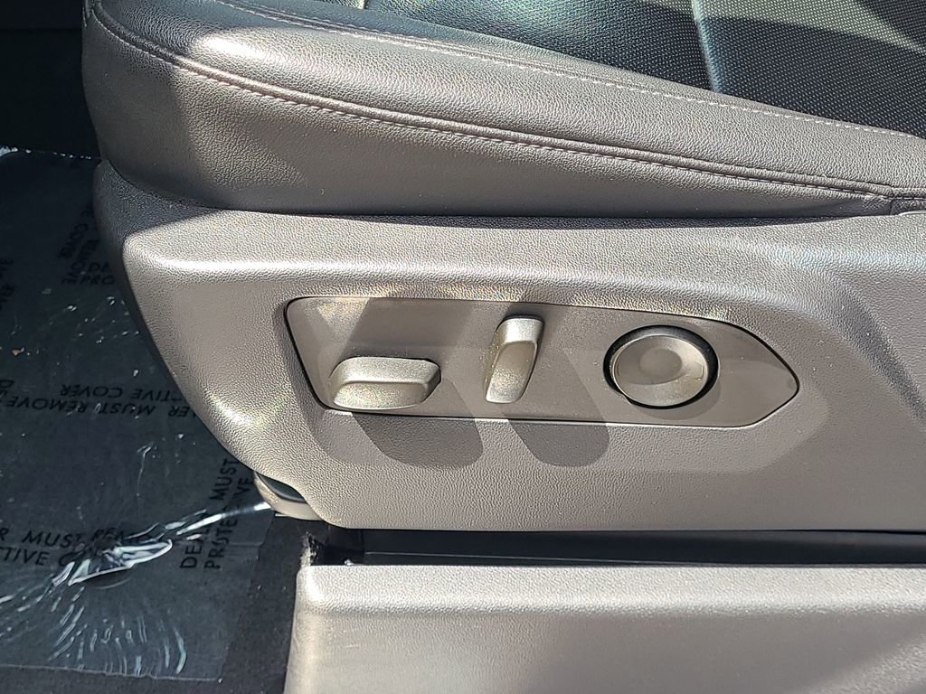 Used 2022 Chevrolet Silverado 1500 LTZ w/ LTZ Premium Package image 33