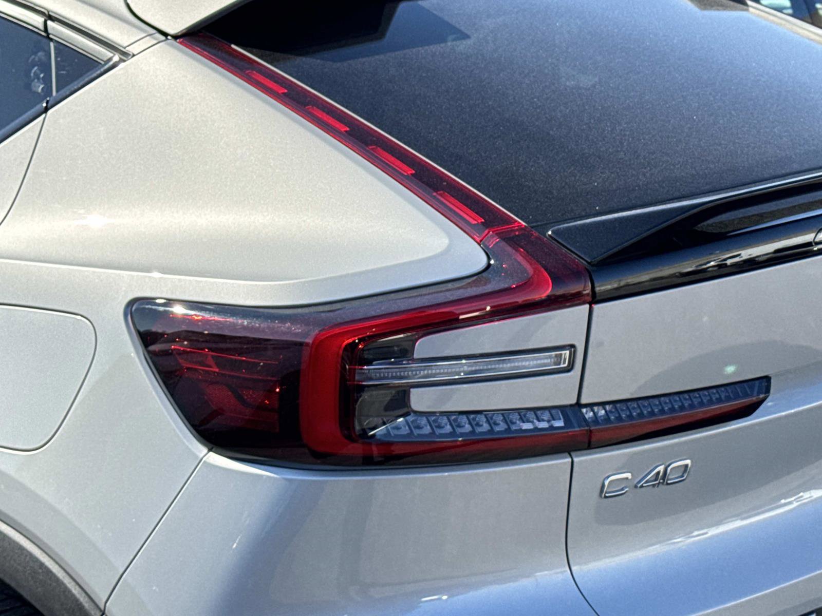 Used 2024 Volvo C40 P8 Recharge Ultimate image 31
