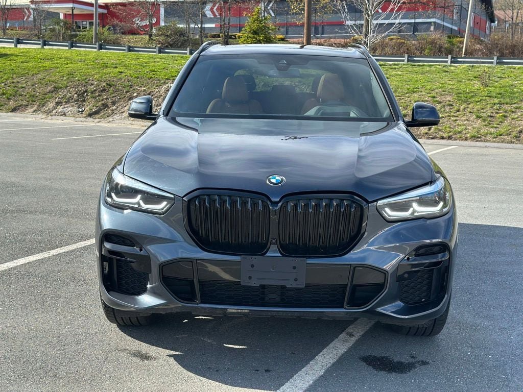 Used 2022 BMW X5 xDrive40i w/ M Sport Package AWD/4WD image 9