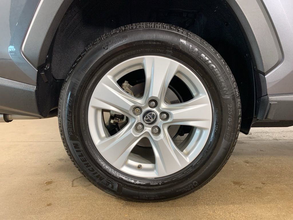 Used 2021 Toyota RAV4 XLE w/ XLE Grade Weather Package image 39