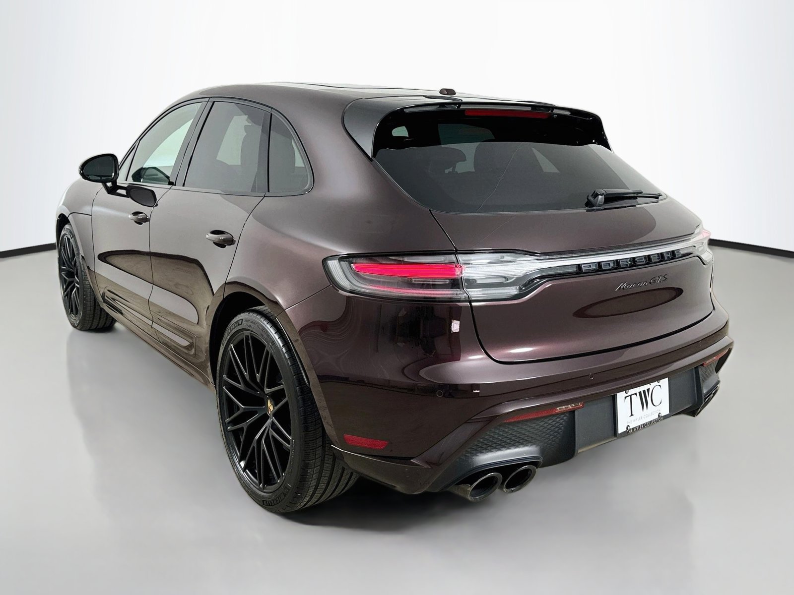 Certified 2024 Porsche Macan GTS w/ Premium Plus Package AWD/4WD image 7