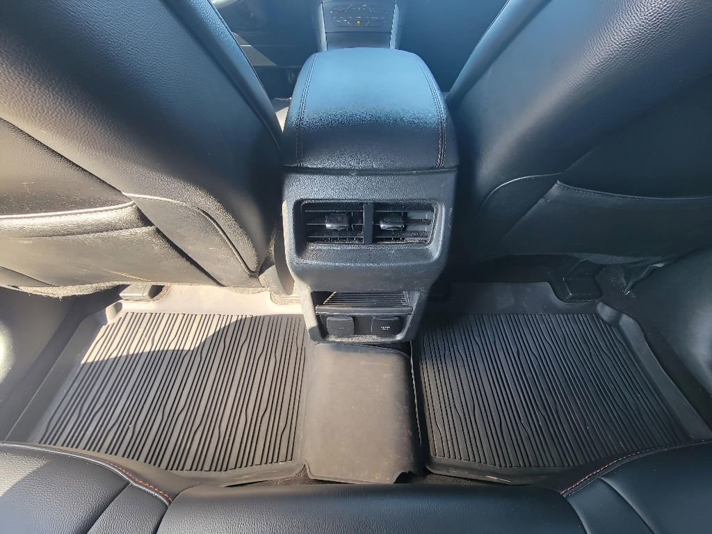 Used 2020 Ford Edge ST-Line w/ Cold Weather Package AWD/4WD image 29