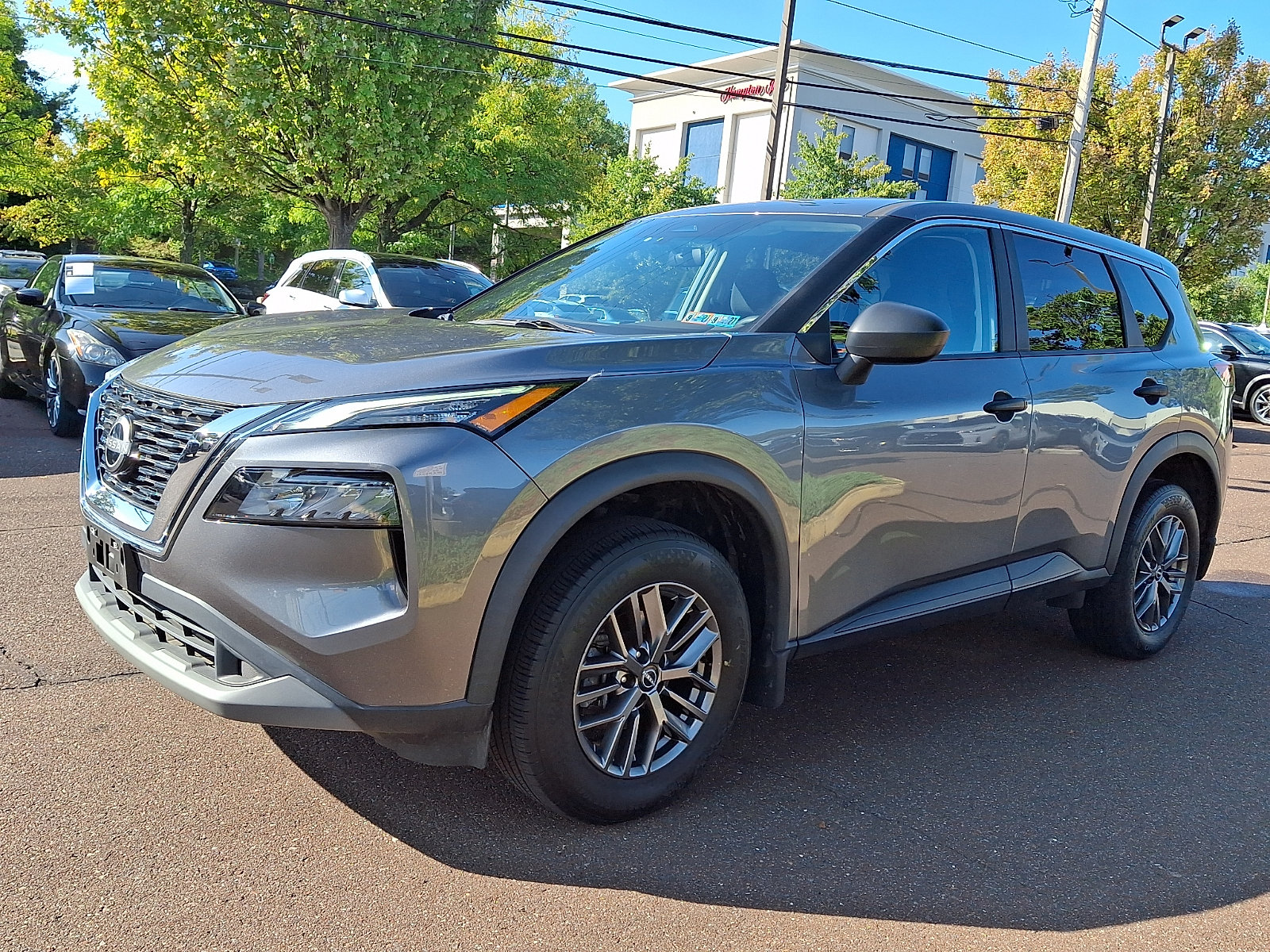 Used 2023 Nissan Rogue S AWD/4WD image 3