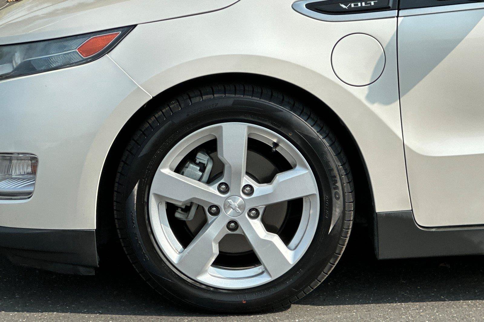 Used 2013 Chevrolet Volt Premium w/ Premium Trim Package FWD image 26