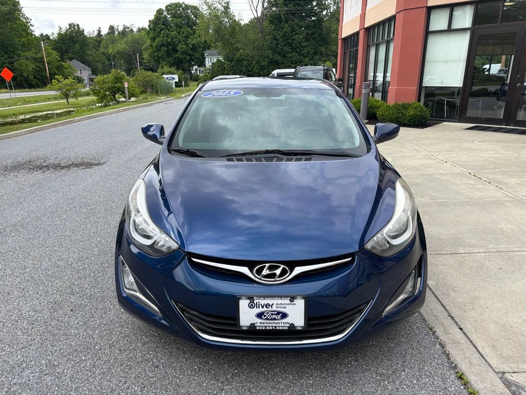 Used 2015 Hyundai Elantra SE w/ Option Group 02 FWD image 2