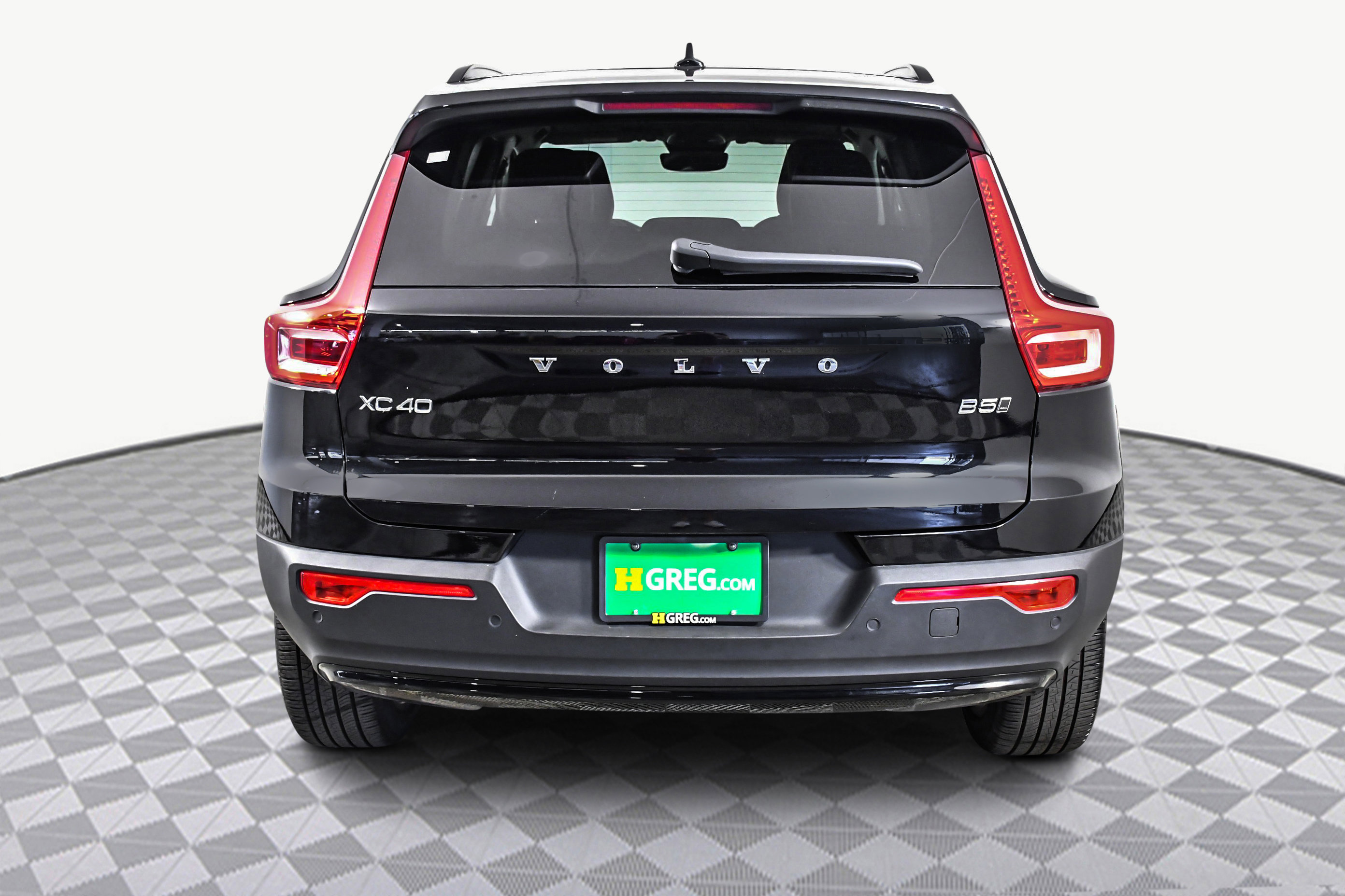 Used 2025 Volvo XC40 B5 Plus image 7