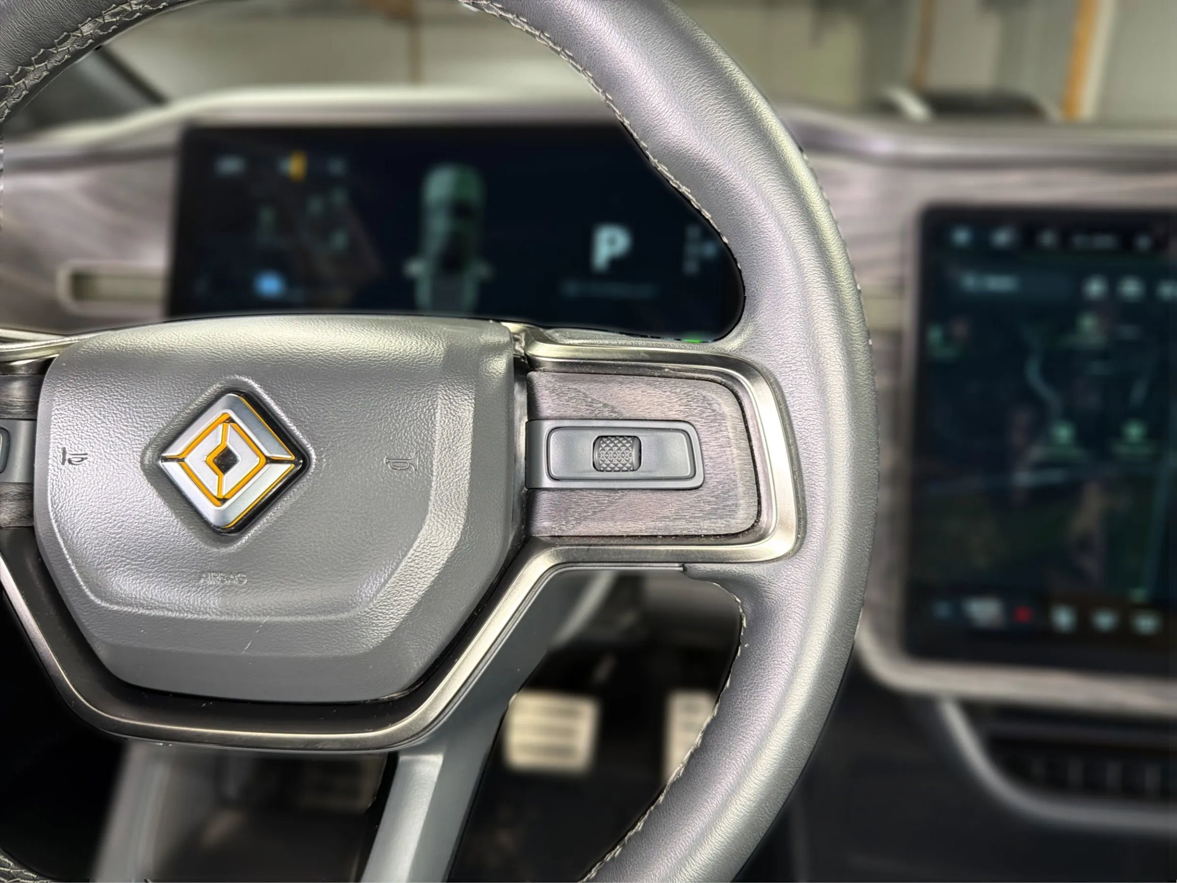 Used 2022 Rivian R1T Adventure AWD/4WD image 31