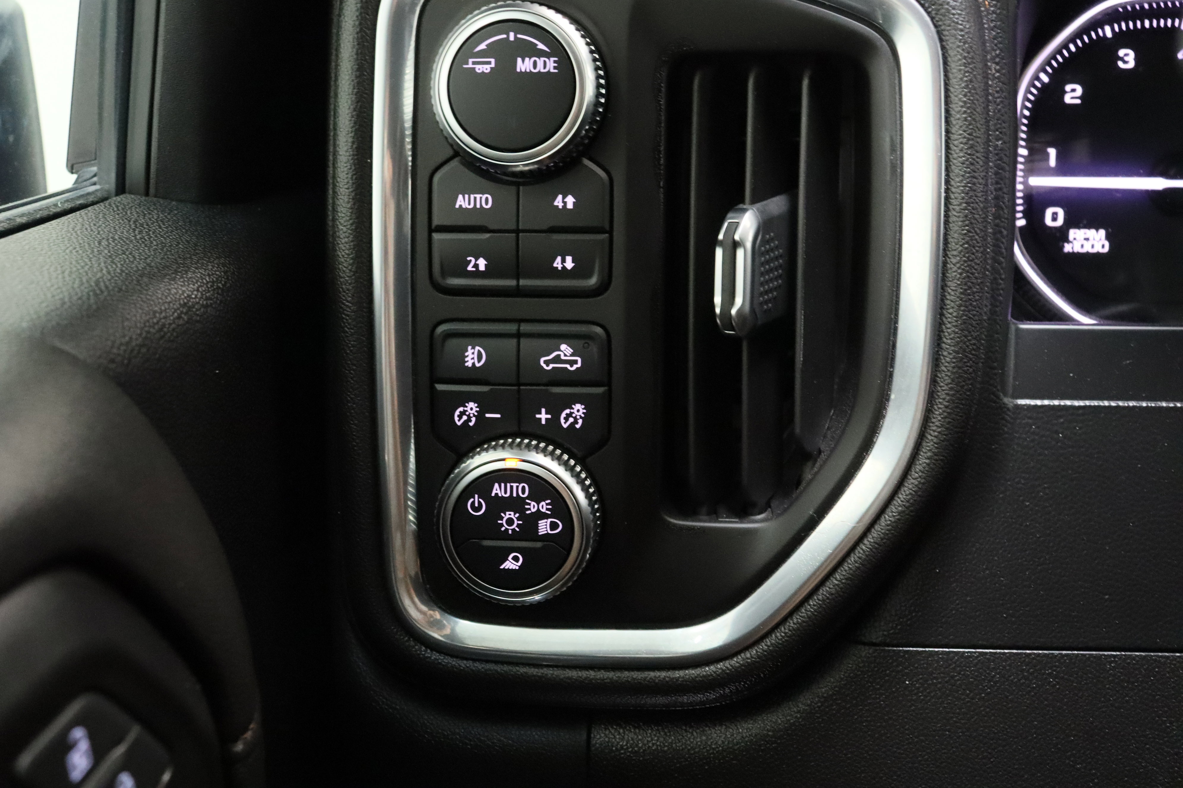 Used 2022 GMC Sierra 2500 AT4 image 26