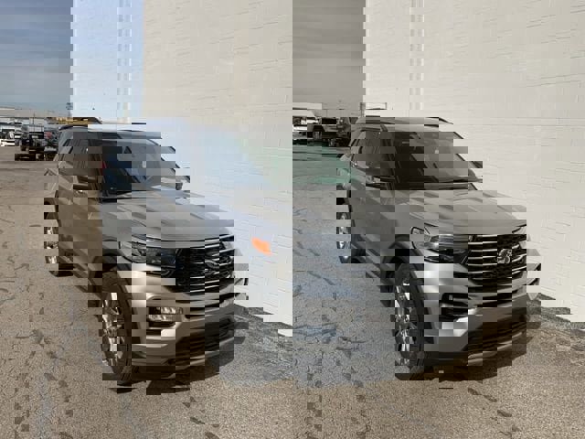 Used 2021 Ford Explorer XLT w/ Equipment Group 202A image 1