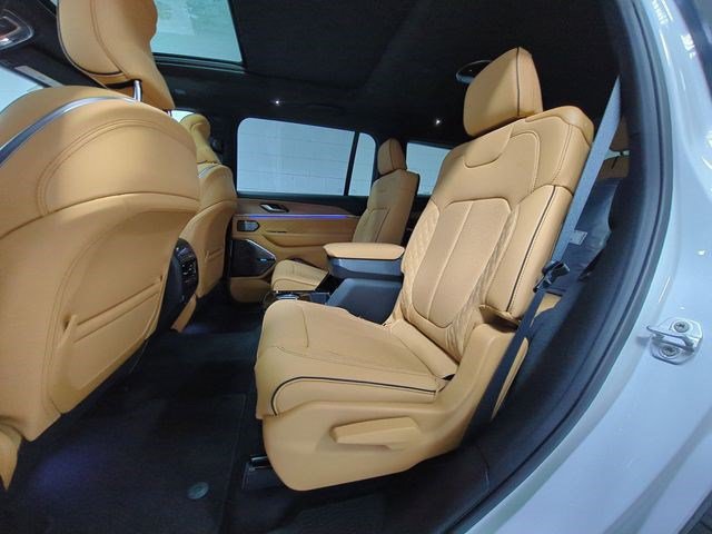 New 2025 Jeep Grand Cherokee L Summit AWD/4WD image 17