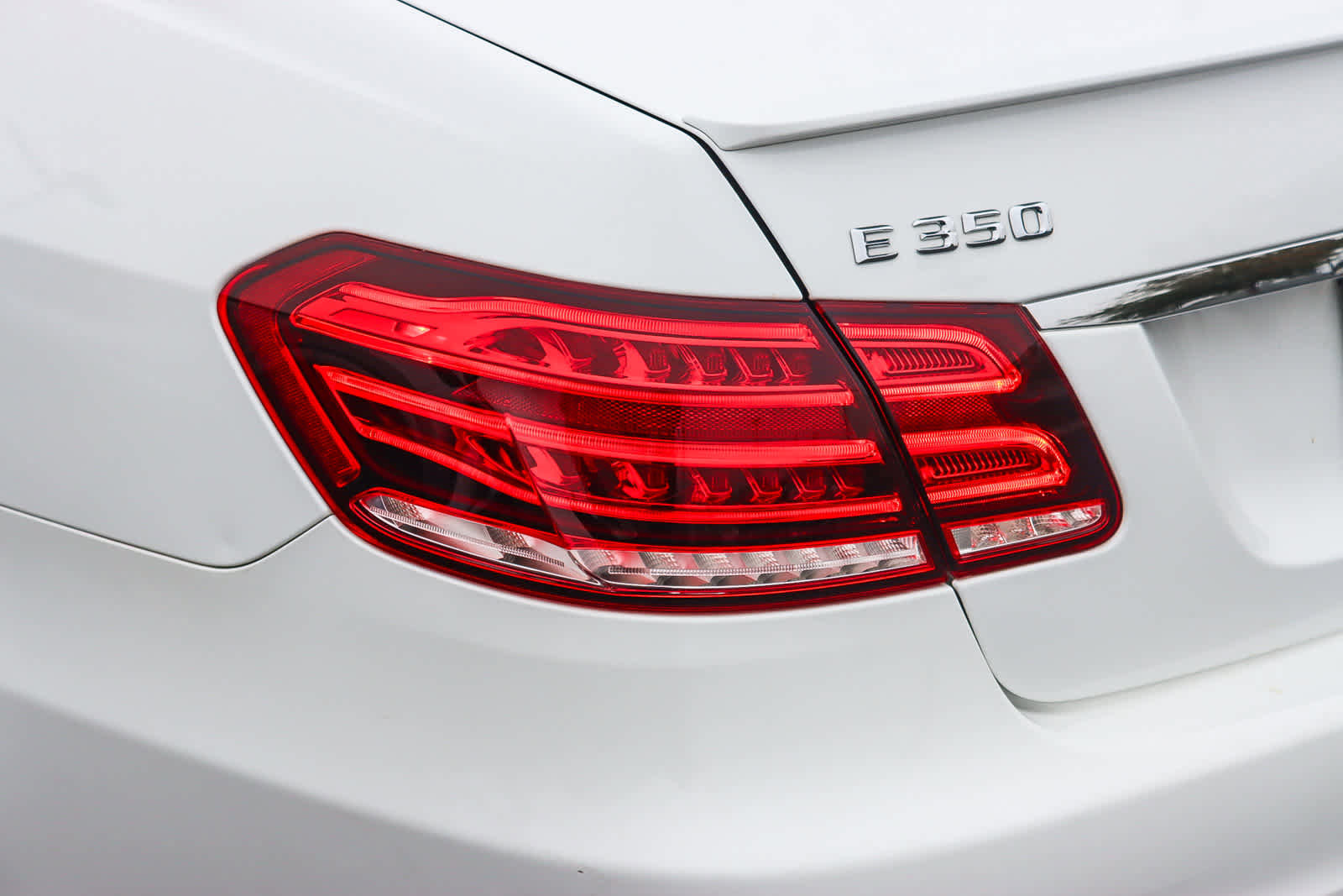 Used 2014 Mercedes-Benz E 350 4MATIC Sedan image 8