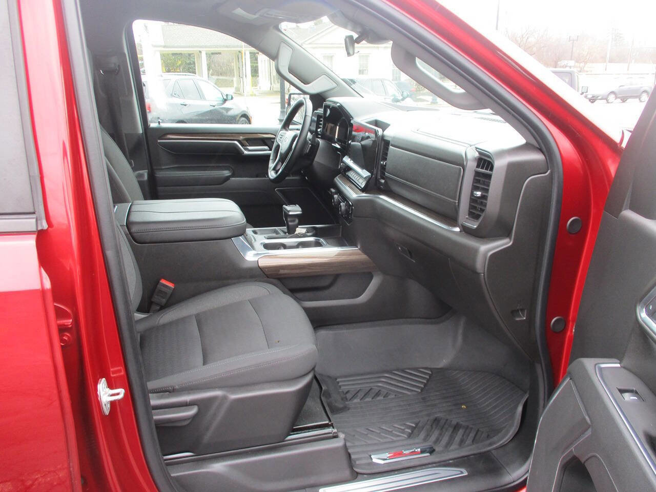 Used 2025 Chevrolet Silverado 1500 RST AWD/4WD image 10