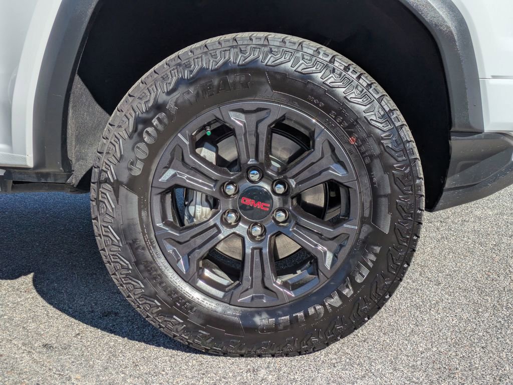 Certified 2025 GMC Canyon Elevation w/ Technology Package image 10