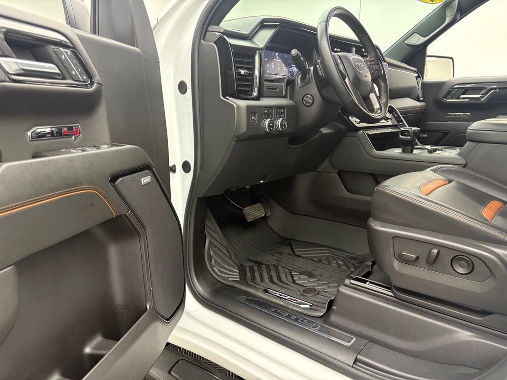 Used 2024 GMC Sierra 1500 AT4 w/ AT4 Premium Package AWD/4WD image 15
