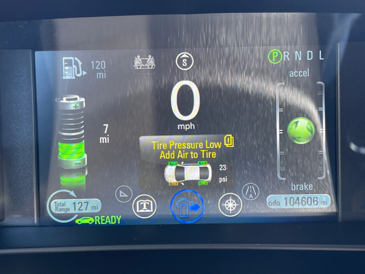 Used 2014 Chevrolet Volt w/ Enhanced Safety Package 1 FWD image 22