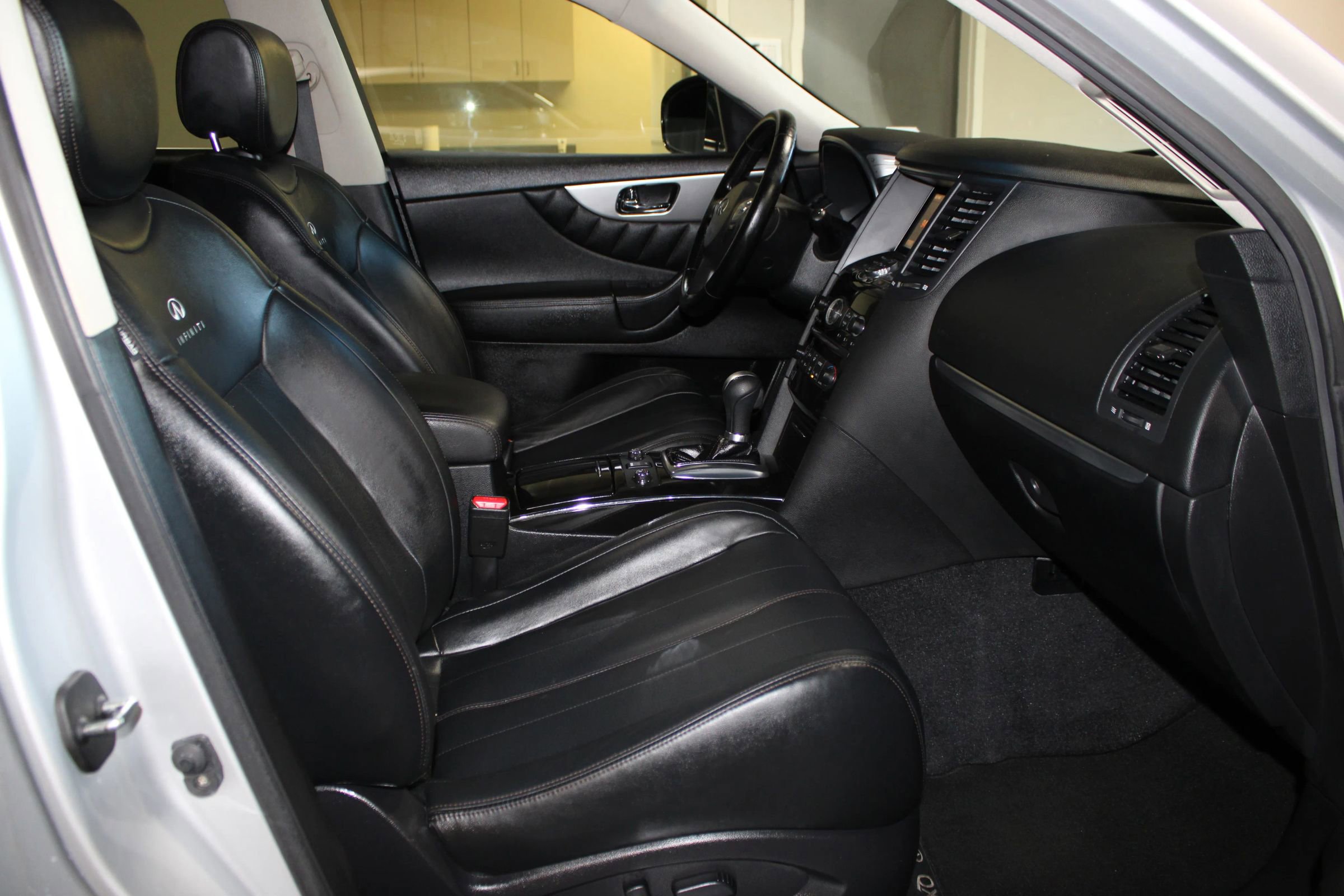 Used 2014 INFINITI QX70 3.7 image 25