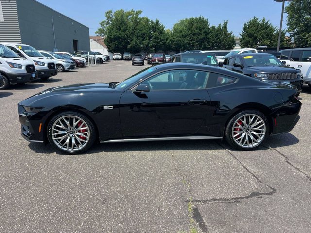 Used 2025 Ford Mustang GT Premium RWD image 9
