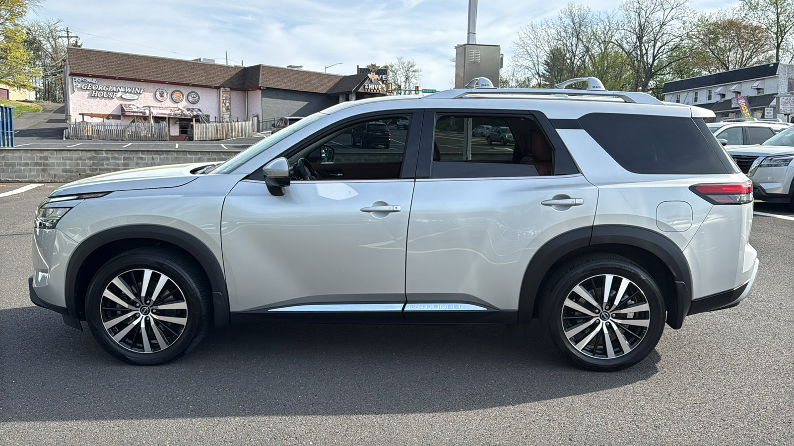 Certified 2023 Nissan Pathfinder Platinum AWD/4WD image 4