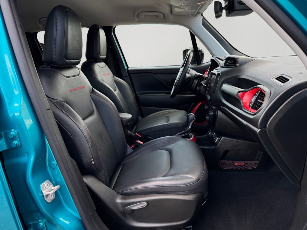 Used 2022 Jeep Renegade Trailhawk w/ Trailer Tow Group image 12