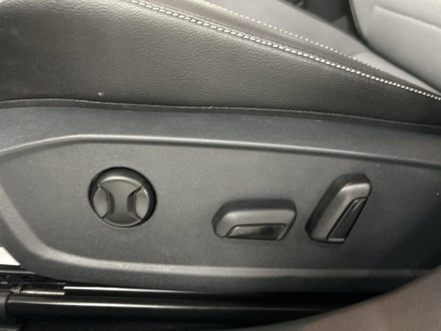 Used 2025 Volkswagen Jetta SE w/ Sunroof Package image 10