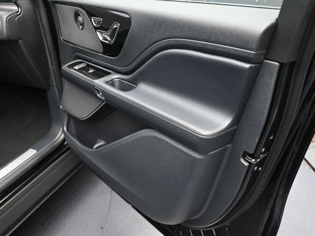 New 2026 Lincoln Aviator AWD image 37