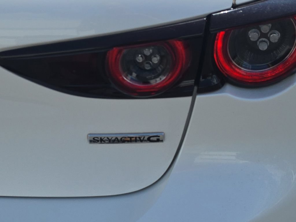 Used 2019 MAZDA MAZDA3 Hatchback FWD image 7