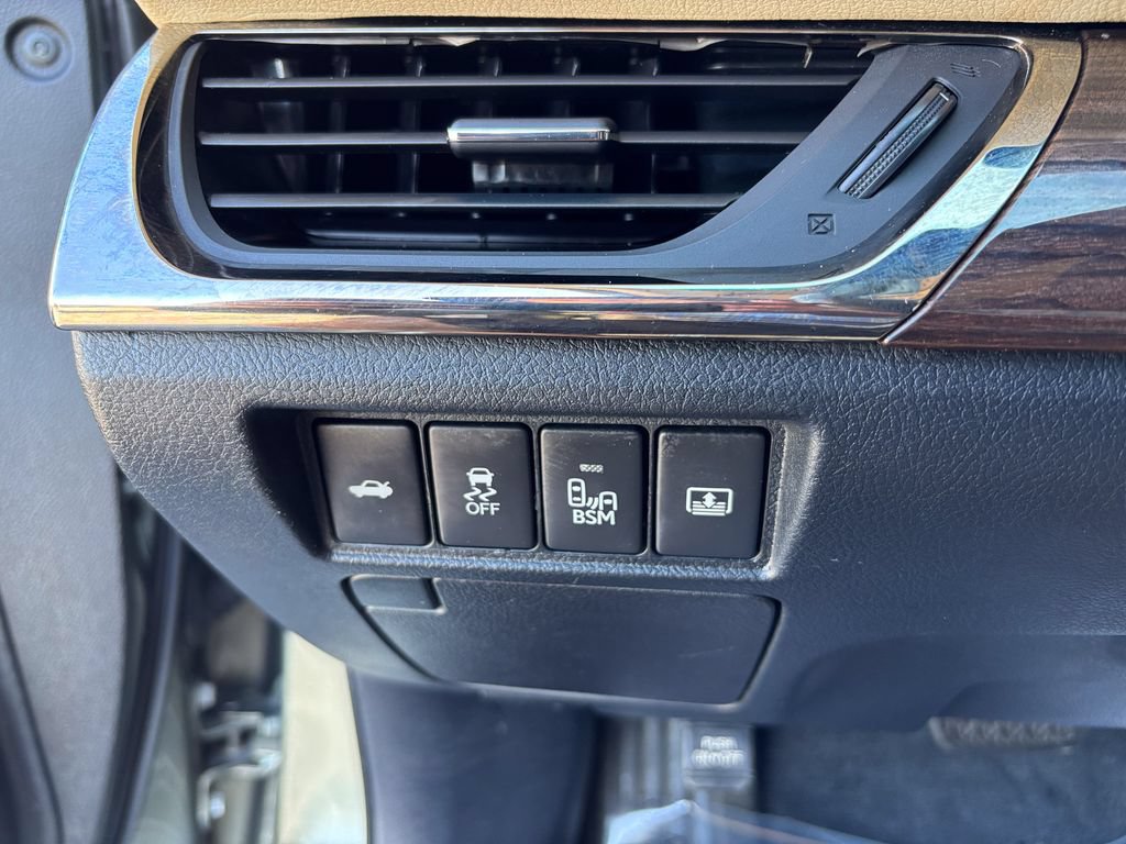 Used 2013 Toyota Avalon Limited FWD image 37
