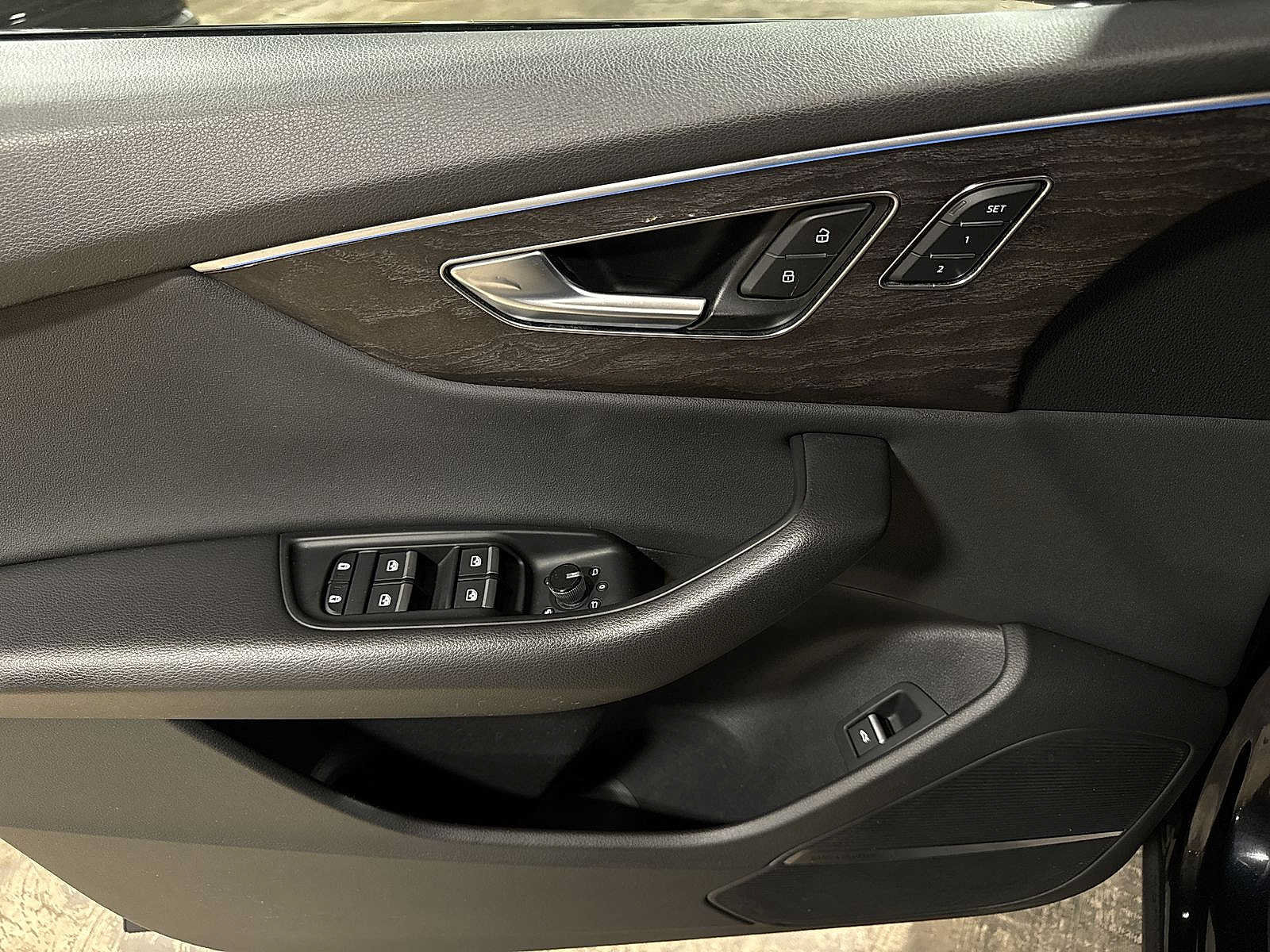 Used 2020 Audi Q8 Premium Plus w/ Premium Plus Package AWD/4WD image 23