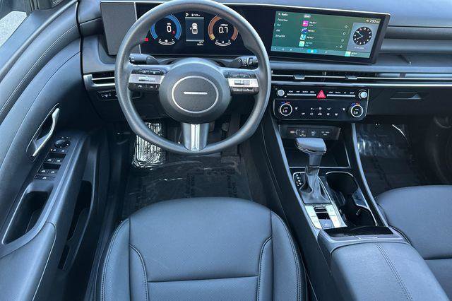 Certified 2026 Hyundai Santa Cruz SEL image 15