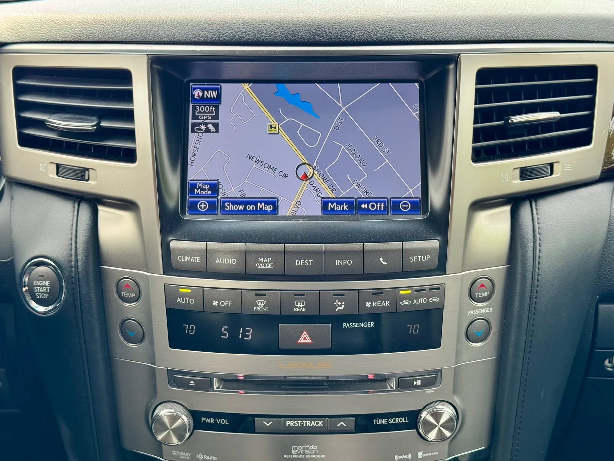 Used 2013 Lexus LX 570 4WD w/ Luxury Pkg image 15
