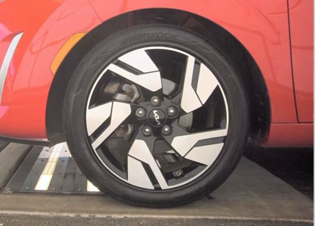 Certified 2024 Kia Soul GT-Line FWD image 6