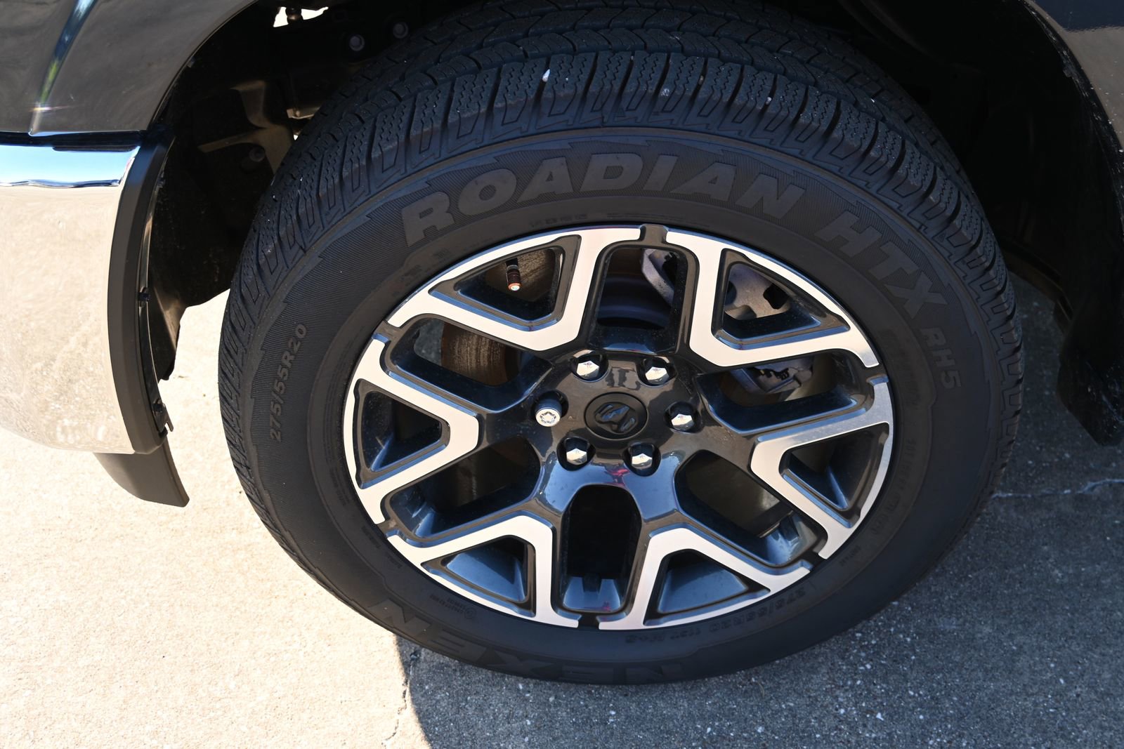 New 2025 RAM 1500 Laramie image 7